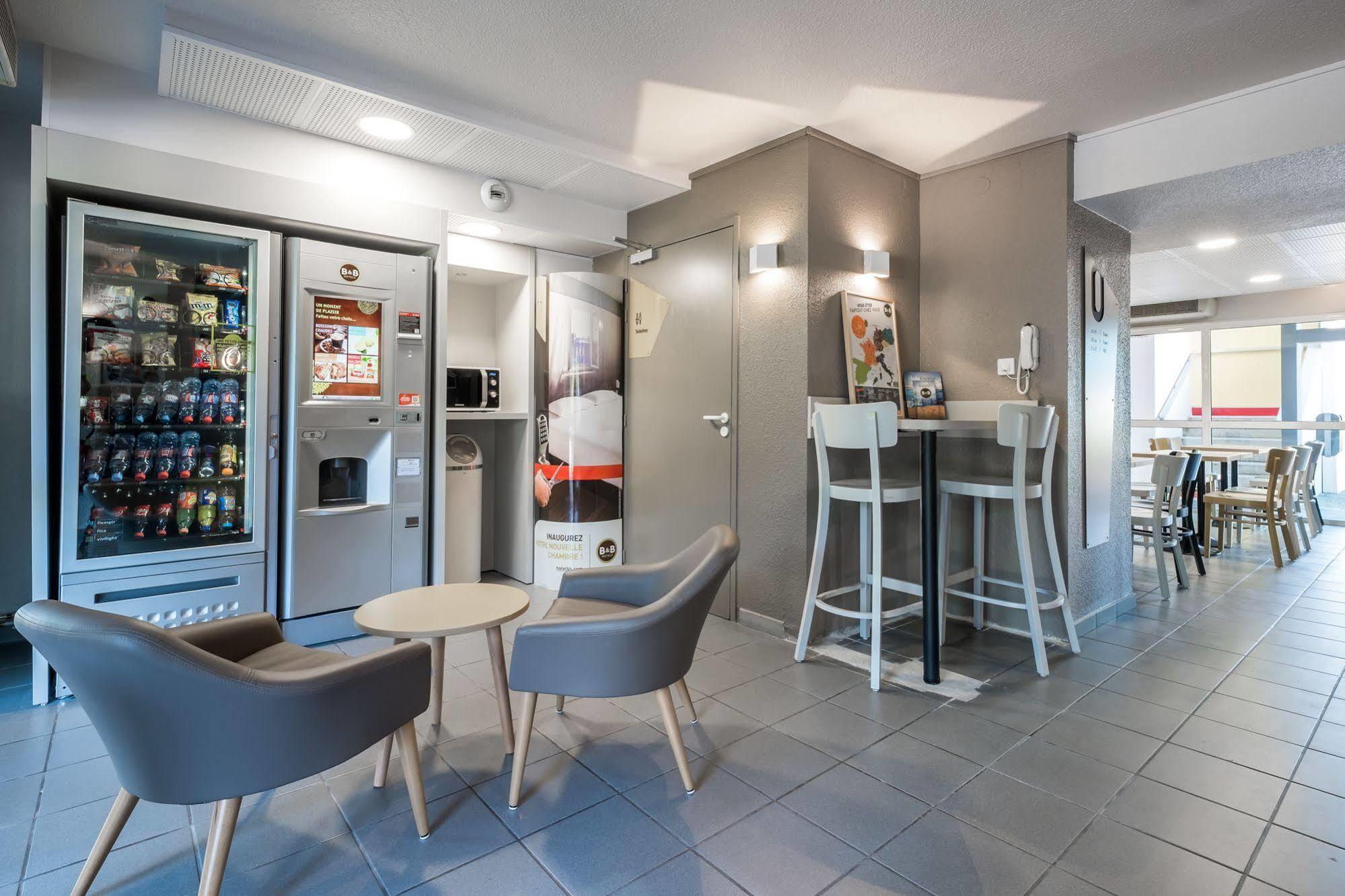 B&B Hotel Lille Lezennes Stade Pierre Mauroy Esterno foto